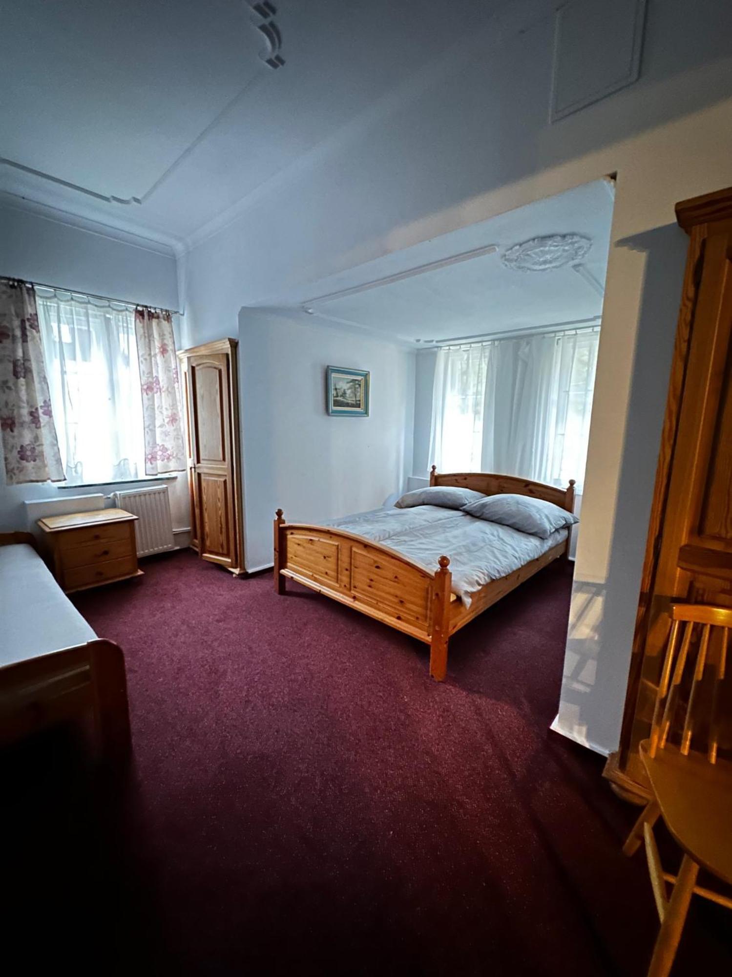 Hotel Krasnoludki Sosnówka エクステリア 写真